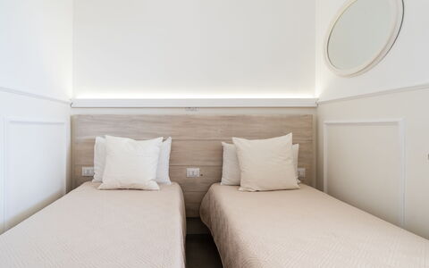 La Casa di Connie: Suelo, Piso, Diseño De Interiores, Habitación, Habitación, Techo, Cama, Linos, Sábana, Lecho