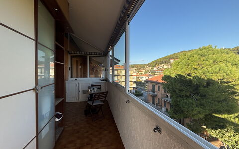 La Casa di Viviana Terrace, Close to the Beach: Departamento, Balcón, Vaso, Manchas De Madera, Madera Dura, Sombra, La Luz Del Día, Cubierta, Aluminio, Pretil