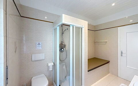 Ca dei Noni: Arreglo De Tubería, Piso, Suelo, Diseño De Interiores, Baño, Lavabo Del Baño, Grifo, Habitación, Plomería, Techo