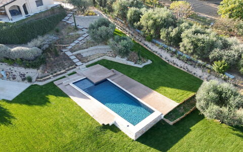 Villa Carciofa: Jardín, Arbusto, Piscina, Paisajismo, Patio Interior, Inmuebles, Césped, Yarda, Villa, Patio