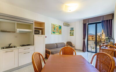 Alojamiento:&nbsp;Rina Sea Apartments 600.2