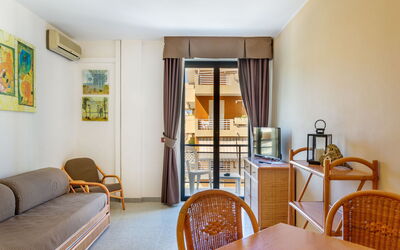 Alojamiento:&nbsp;Rina Sea Apartments 600.2