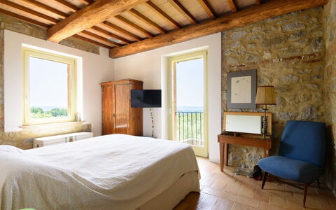 Villa Armonia: Pared, Mueble, Habitación, Cama, Diseño De Interiores, Lecho, Sábana, Casa, Linos, Marco De La Cama