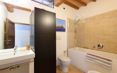 Villa Armonia: Arreglo De Tubería, Baño, Piso, Pared, Suelo, Diseño De Interiores, Lavabo, Grifo, Lavabo Del Baño, Plomería