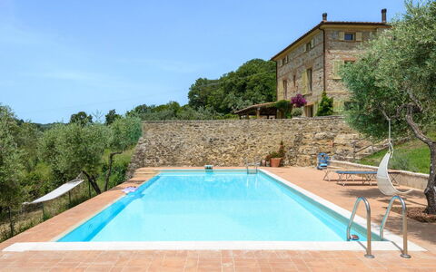 Villa Armonia: Piscina, Fuente De Agua, Inmuebles, Villa, Hacienda
