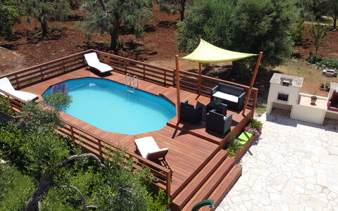 Villa Antony: Madera, Piscina, Mueble, Mueble Para Exteriores, Manchas De Madera, Cubierta, Recurso, Sombra, Silla, Madera Dura
