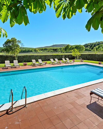 Medieval Castle Living: Vineyards, Swimming Pool &: Piscina, Recurso, Eco Hotel, Jardín, Hacienda, Sombra, Villa, Casa De Campo, Fuente De Agua, Paisajismo