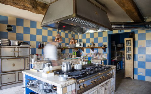 Le Tre Virtù Luxury Relais, Private Pool, Mugello: Cocina, Mostrador, Estufa De Cocina, Diseño De Interiores, Encendiendo, Mueble, Aparato De Cocina, Electrodoméstico, Estufa De Gas, Estufa