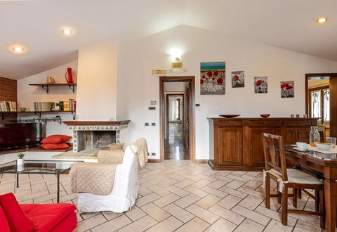 Casa Miramonti: Mueble, Diseño De Interiores, Piso, Suelo, Madera, Techo, Habitación, Encendiendo, Sofá, Sala