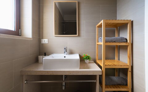Apulia Retreat: Pared, Arreglo De Tubería, Lavabo Del Baño, Piso, Lavabo, Madera, Diseño De Interiores, Suelo, Grifo, Baño
