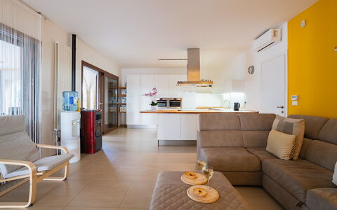 Apulia Retreat: Mueble, Diseño De Interiores, Piso, Suelo, Sofá, Pared, Habitación, Madera, Techo, Sala