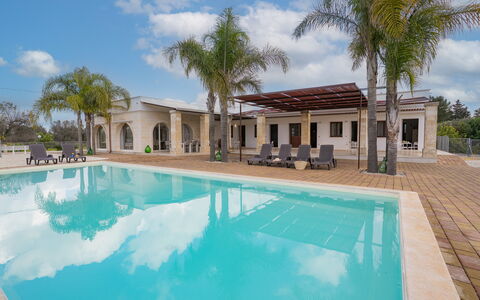 Apulia Retreat: Piscina, Recurso, Material Compuesto, Inmuebles, Eco Hotel, Hacienda, Thermae, Sombra, Villa