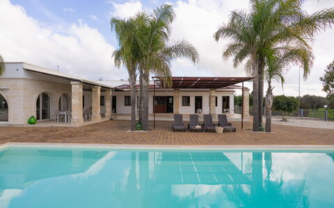 Apulia Retreat: Piscina, Recurso, Sombra, Inmuebles, Hacienda, Eco Hotel, Villa, Paisajismo, Patio