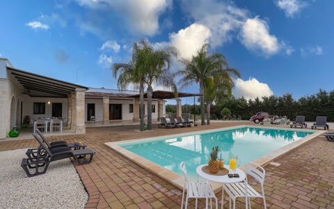 Apulia Retreat: Piscina, Recurso, Barrio Residencial, Material Compuesto, Inmuebles, Eco Hotel, Hacienda, Villa, Sombra