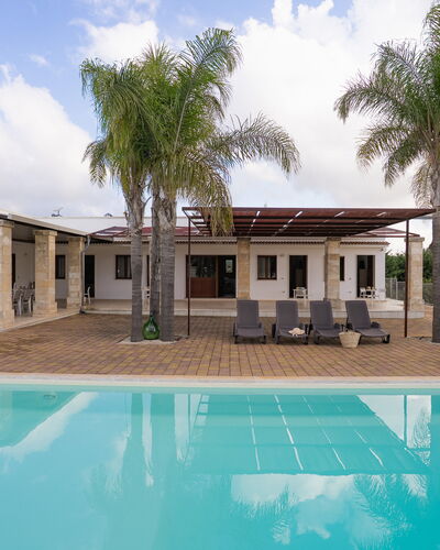 Apulia Retreat: Piscina, Recurso, Sombra, Inmuebles, Hacienda, Eco Hotel, Villa, Paisajismo, Patio