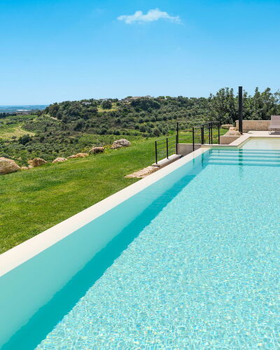 Villa Netina: Azul, Piscina, Material Compuesto, Recurso, Loseta, Paisajismo, Thermae, Fuente De Agua, Eco Hotel