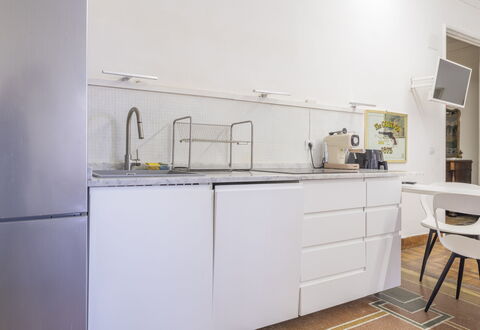 La Casa di Bruno, Terrace, in the Heart of Genova: Aparato De Cocina, Cocina, Piso, Diseño De Interiores, Electrodoméstico, Mueble, Mostrador, Madera, Gabinetes, Suelo