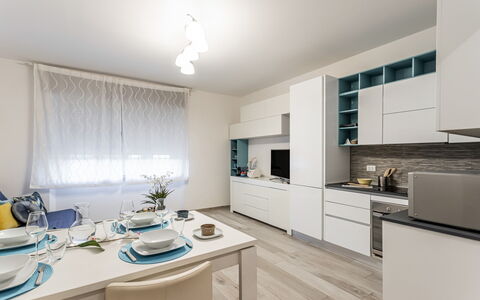 Casa Tania: Diseño De Interiores, Cocina, Mostrador, Piso, Electrodoméstico, Madera, Mueble, Aparato De Cocina, Techo, Gabinetes