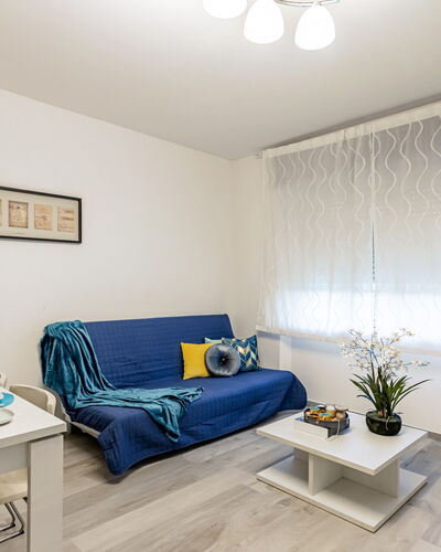 Casa Tania: Diseño De Interiores, Mueble, Sofá, Departamento, Habitación, Piso, Suelo, Casa, Sala