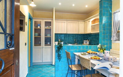 Suite la Torre: Diseño De Interiores, Piso, Mueble, Cocina, Suelo, Mostrador, Techo, Habitación, Encendiendo, Gabinetes