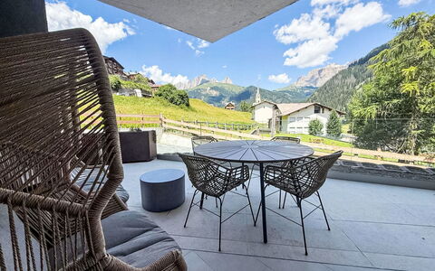 Domus Canazei: Mueble, Mueble Para Exteriores, Silla, Cordillera, Material Natural, Sombra, Diseño, Balcón, Alpes