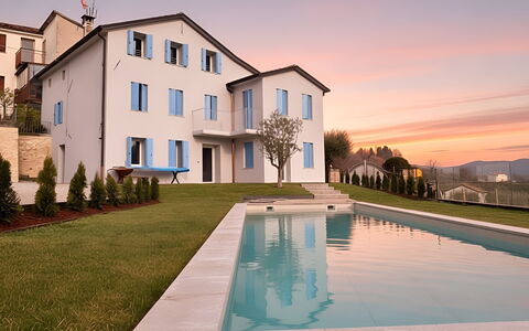 Villa Dolce Bacio, Pool and Spa, Valdobbiadene: Azul, Piscina, Casa, Barrio Residencial, Casa, Inmuebles, Villa, Balcón, Ocio, Césped