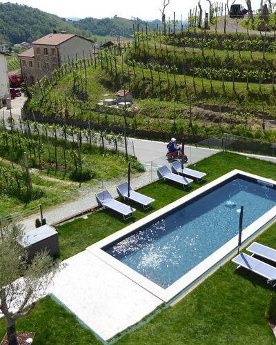 Villa Valdobbiadene Pool Spa: Diseño Urbano, Jardín, Yarda, Piscina, Paisajismo, Agricultura, Plantación, Vista Panorámica, Patio Interior, Villa