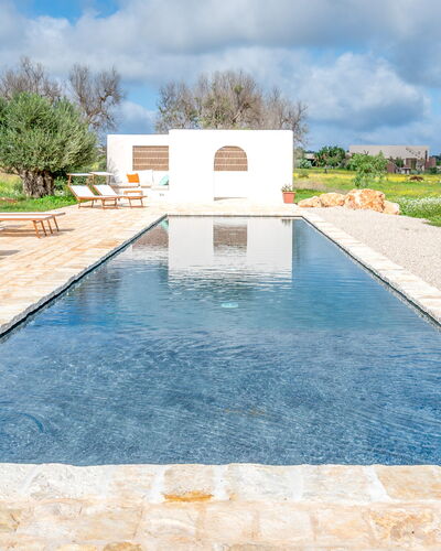 Terracorte Villa: Azul, Agua, Piscina, Material Compuesto, Fuente De Agua, Reflexión, Piscina De Reflejo, Pasarela, Losa, Loseta