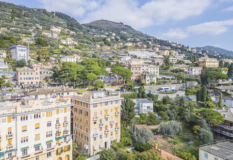 Focaincontromano Apartment with Sea View, Genoa: Ciudad, Edificio, Barrio Residencial, Área Urbana, Casa, By, Barrio, Verano, Departamento, Arquitectura