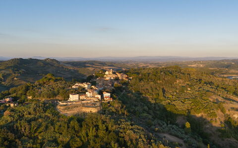 Villa Elisa: Paisaje, Colina, Hill Station, Mañana, Luz De Sol, Vista Panorámica, Chaparral, Fotografía Aérea, Pueblo, Shrubland