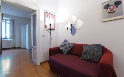 Suite Meda: Mueble, Pared, Diseño De Interiores, Piso, Suelo, Madera, Habitación, Departamento, Sofá, Sala