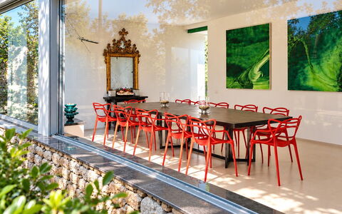 Portofino Luxury Villa – Private Sea Access & Car-: Mueble, Diseño De Interiores, Mesa, Silla, Cocina Y Comedor Mesa, Piso, Suelo, Comedor, Techo, Restaurante