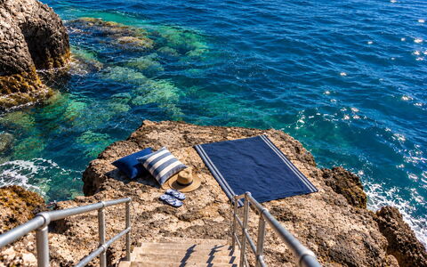 Portofino – Private Sea Access & Car-Free Luxury H: Azul, Agua, Cuerpo De Agua, Mar, Costeras Y Los Accidentes Geográficos Oceánico, Costa, Oceano, Playa, Ocio, Apuntalar