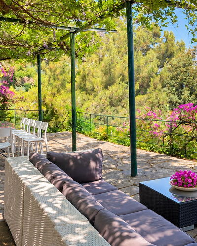 Portofino Luxury Villa – Private Sea Access & Car-: Jardín, Mueble Para Exteriores, Silla, Sombra, Eco Hotel, Recurso, Maceta, Paisajismo, Yarda