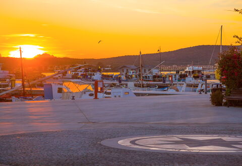 Smeralda Apartment: Cielo, Oscuridad, Resplandor Crepuscular, Horizonte, Puesta De Sol, Amanecer, Noche, Centro De Deportes Acuáticos, Naranja, Luz De Sol