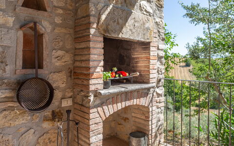 Casale Nido: Ladrillo, Enladrillado, Pared De Piedra, Jardín, Tubo De Lámpara, Losa, Paisajismo, Patio Interior