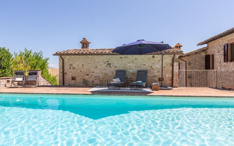 Casale Nido: Azul, Piscina, Material Compuesto, Villa, Hacienda, Patio, Hotel
