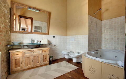 Mattei Villa: Piso, Diseño De Interiores, Arreglo De Tubería, Baño, Pared, Suelo, Lavabo Del Baño, Lavabo, Grifo, Mueble