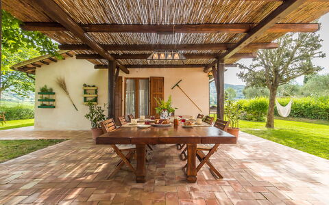 Molinazzo: Mueble, Madera, Piso, Mesa, Cocina Y Comedor Mesa, Silla, Jardín, Mueble Para Exteriores, Porche, Mesa Al Aire Libre