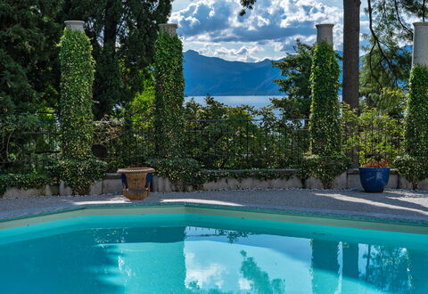 Camilla Villa: Azul, Piscina, Sombra, Eco Hotel, Paisajismo, Recurso, Hojas Perennes, Zona Tropical, Ciudad De Vacaciones