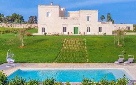 Masseria Ficalindia: El Terreno Del Lote, Césped, Inmuebles, Prado, Jardín, Paisajismo, Plantación, Mansión, Villa, Casa De Campo