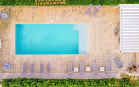 Masseria Ficalindia: Piscina, Mueble Para Exteriores, Recurso, Material Compuesto, Ocio, Eco Hotel, Sombra, Jardín, Silla, Patio Interior