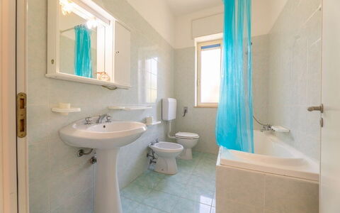 Villetta Bluette, Marina di Mancaversa: Piso, Suelo, Diseño De Interiores, Arreglo De Tubería, Techo, Baño, Habitación, Plomería, Departamento, Lavabo Del Baño