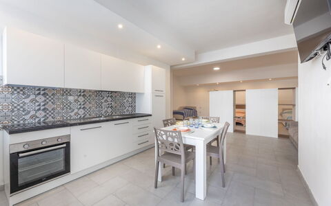 Appartamento Monomare, Gallipoli: Piso, Suelo, Diseño De Interiores, Techo, Cocina, Habitación, Mostrador, Electrodoméstico, Departamento, Loseta