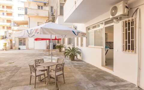 Appartamento Monomare, Gallipoli: Departamento, Hormigón, Condominio, Estacionamiento, Balcón