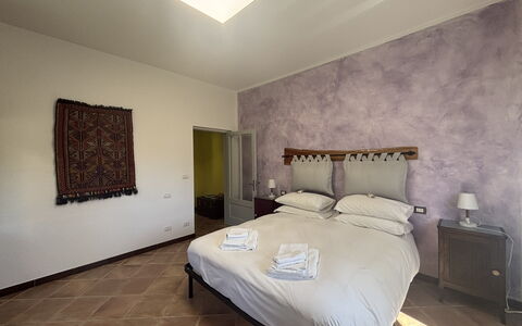 Apartment, Garden, Beigua Unesco Global Geopark: Cama, Diseño De Interiores, Habitación, Mueble, Sábana, Lecho, Suelo, Piso, Techo, Habitación