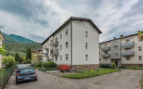 Livia: Edificio, Ventana, Barrio Residencial, Barrio, Arquitectura, Casa, Casa, Asentamientos Humanos, Departamento, Suburbio