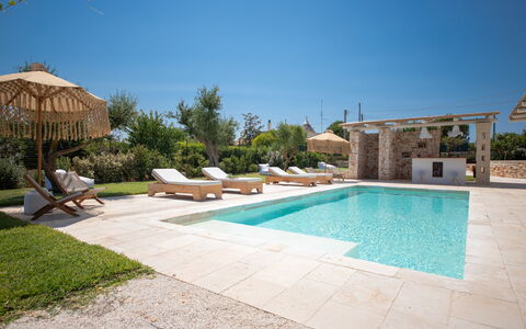 Trulli Valle D'Itria - Martina Franca: Piscina, Recurso, Mueble Para Exteriores, Sombra, Losa, Inmuebles, Paisajismo, Paraguas, Eco Hotel, Jardín