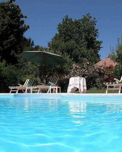 Villa Castellani: Piscina, Azul, Mueble Para Exteriores, Mueble, Verano, Recurso, Paraguas, Sunlounger, Silla, Ocio