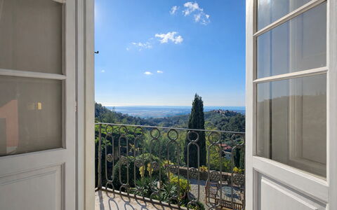Villa Il Torrazzo, Vista Mare, Massarosa: Luz De Sol, Balcón, Pretil, Balaustre, Cerca